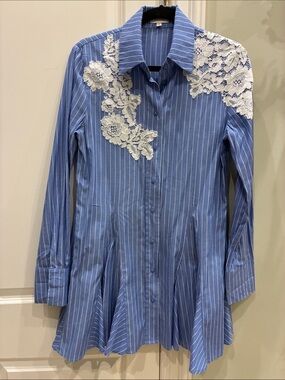 Blue Pinstripe Button-Down dress with White Lace Appliqué could be worn w a belt